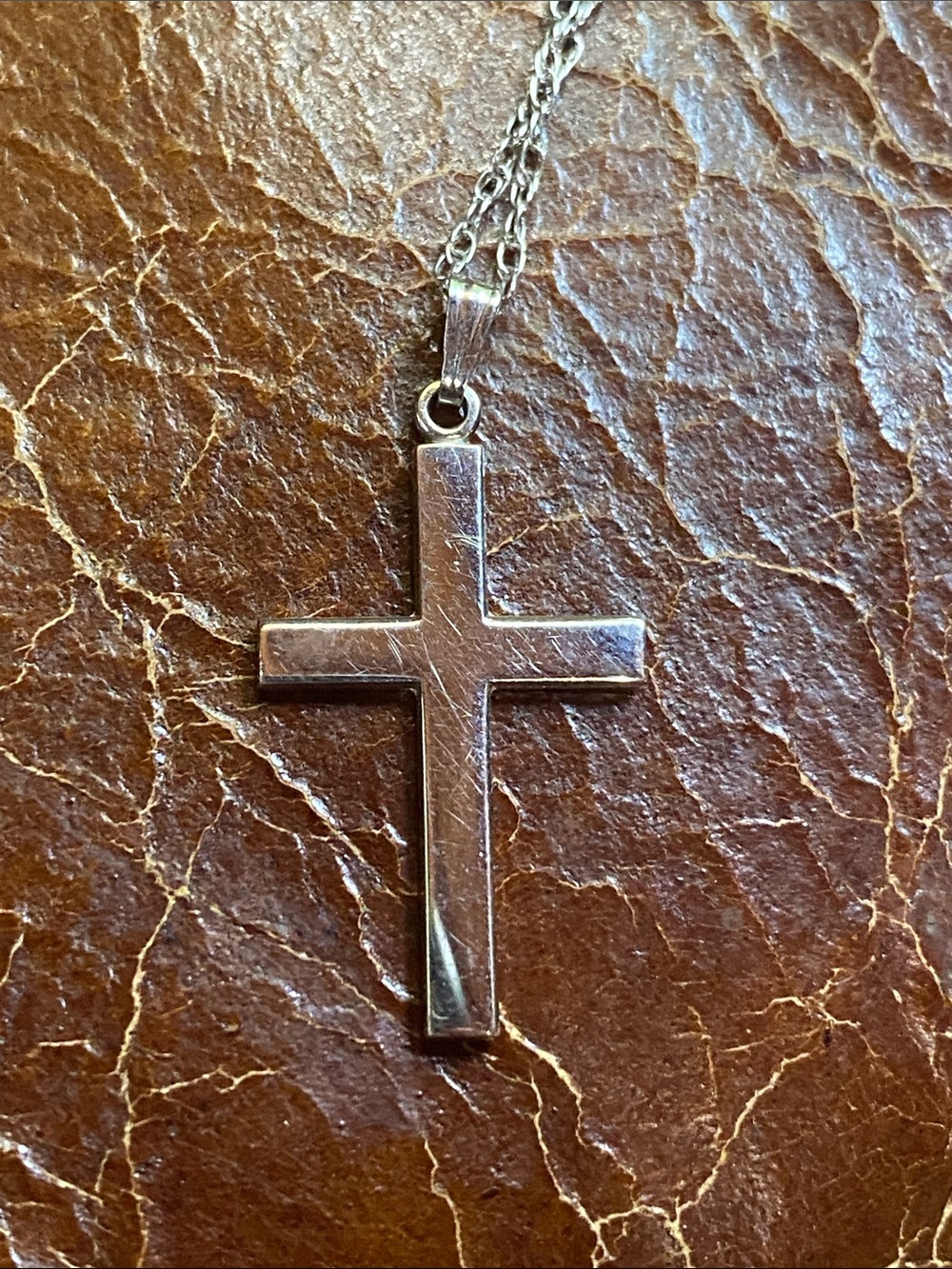 925 Sterling Silver cross necklace on 16” chain - Picture 5 of 7